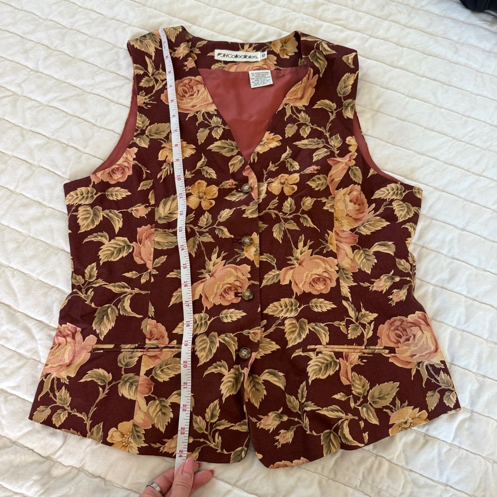 JH Collectibles retro vintage 90s red brown floral vest with button-up front - Picture 6 of 6